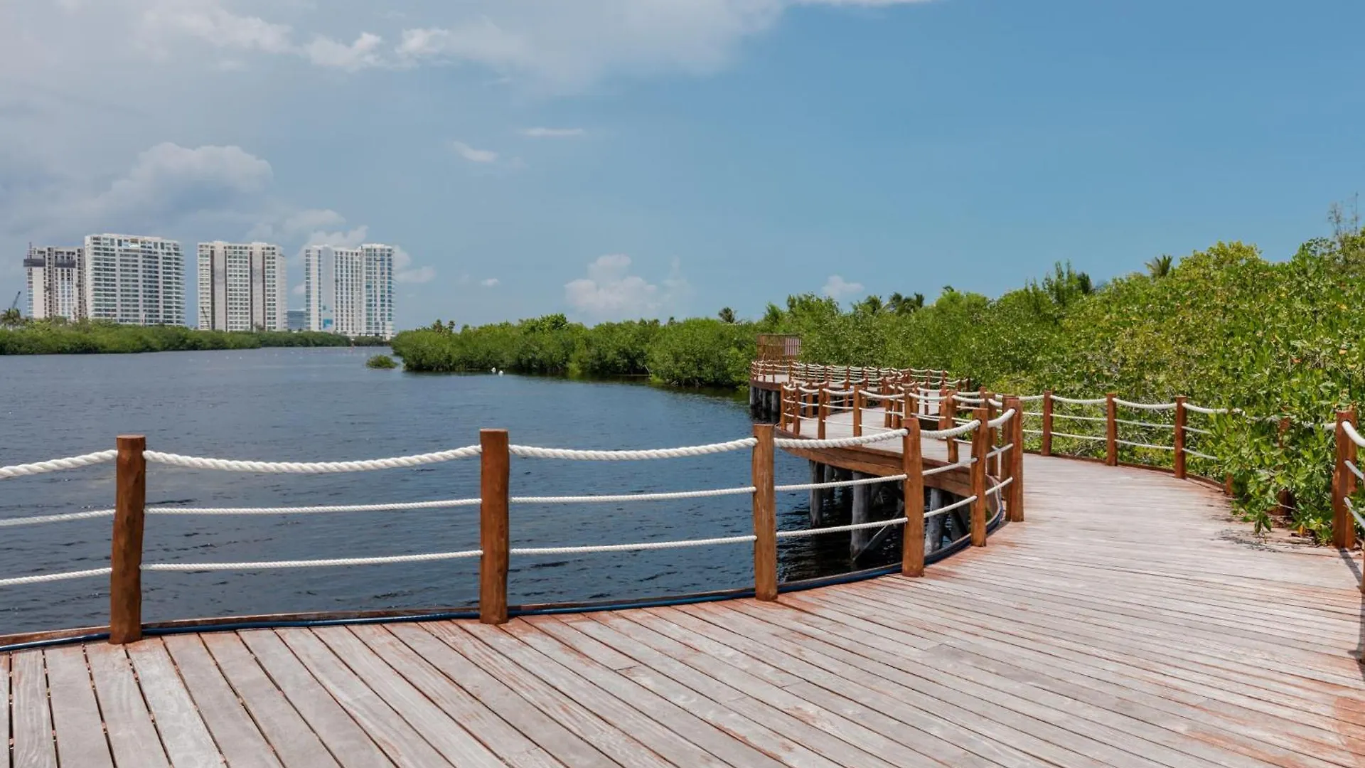 קנקון Oceanview 3 Bedroom Condo, Rooftop Pool&Jacuzzi, Beach! דירה